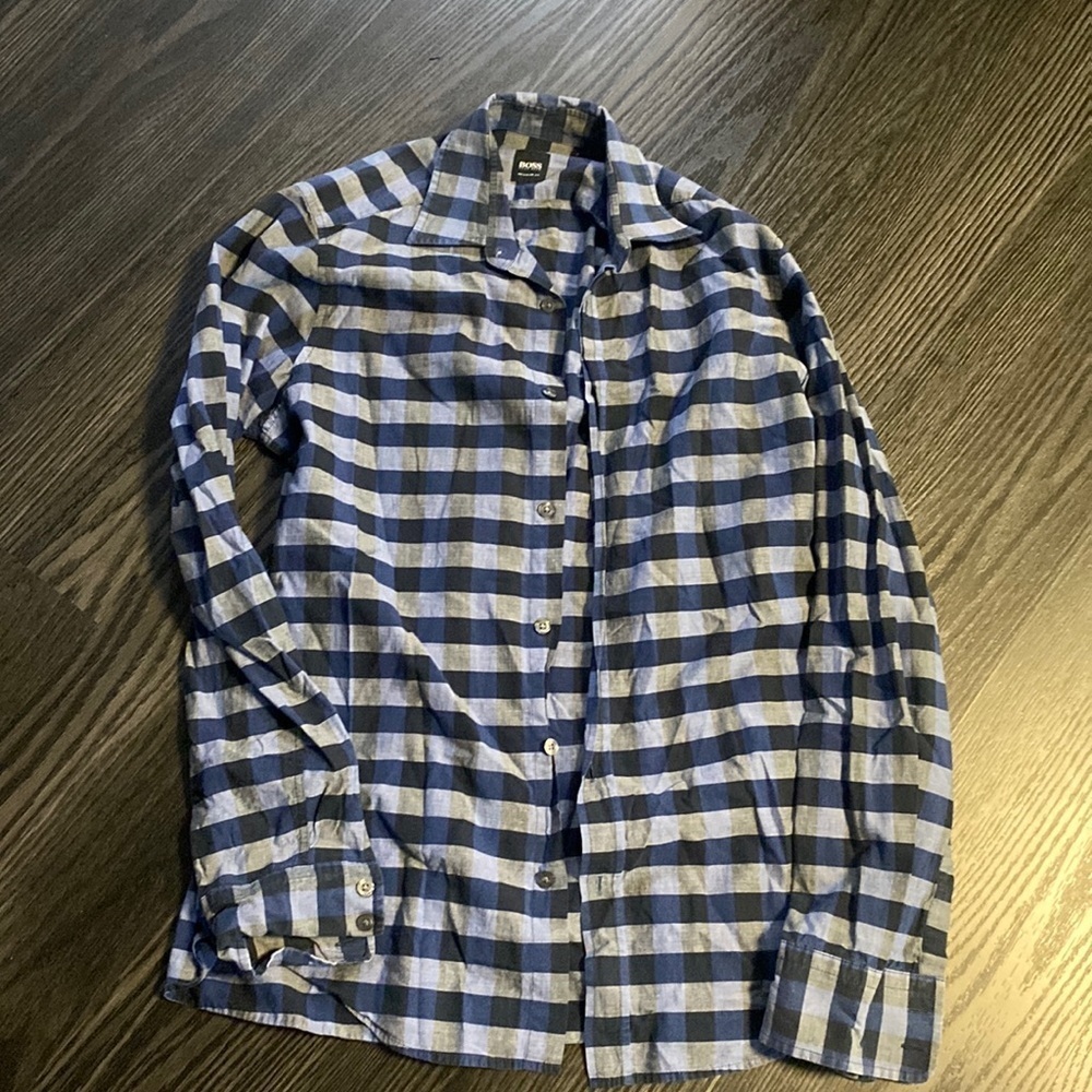 🍍HUGO BOSS BUTTON DOWN🍍SIZE:SMALL🍍